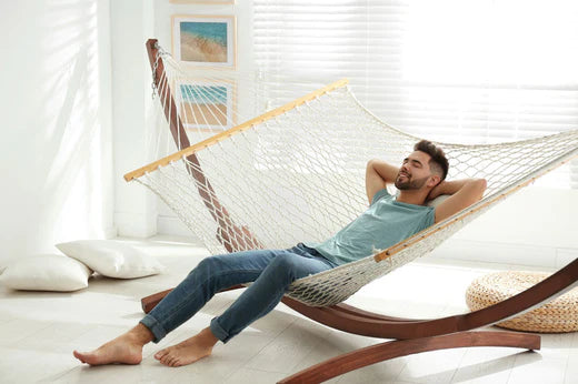 Comment utiliser les hamacs pour créer un espace de vie paisible et éq