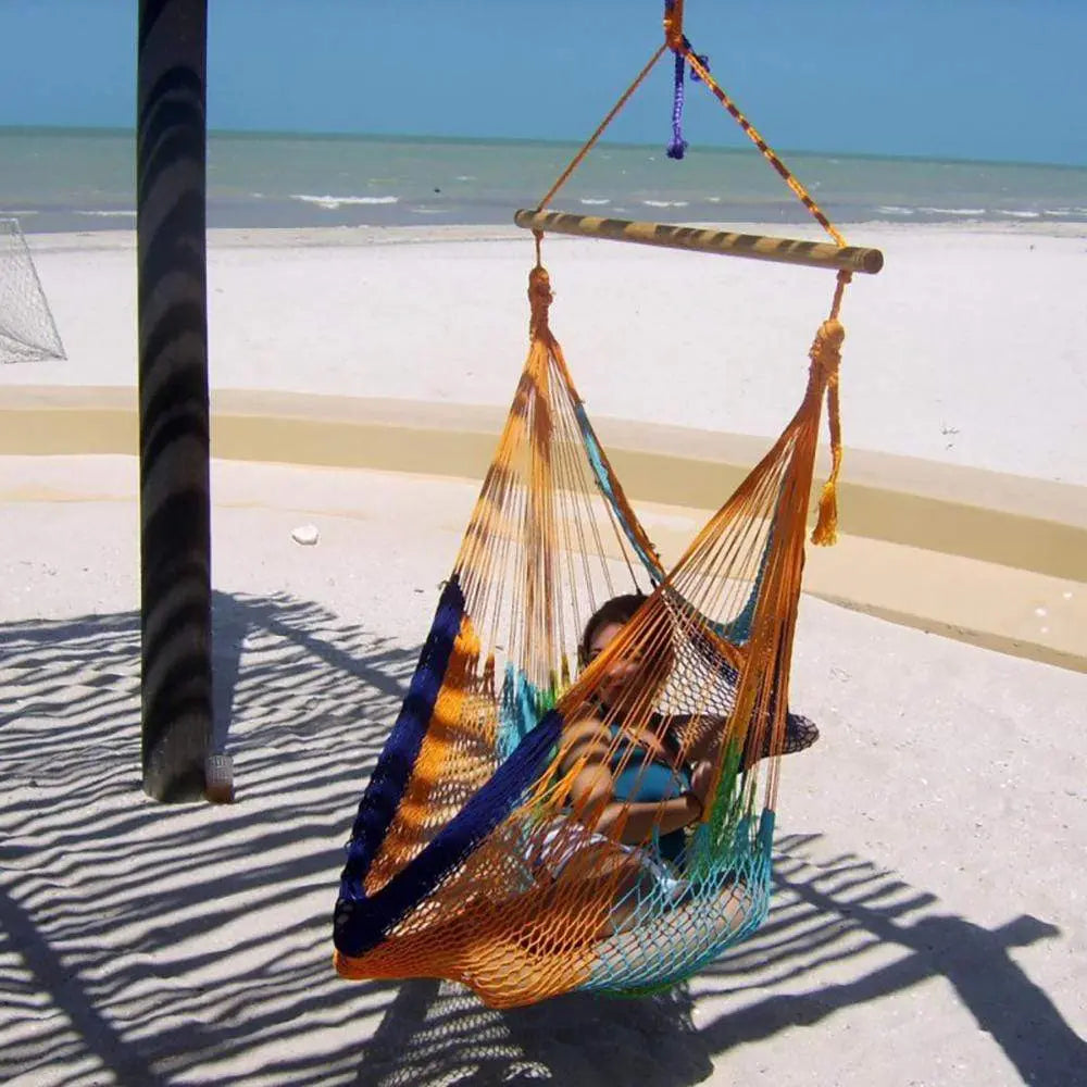 chaise maya de luxe multicolore au bord de plage