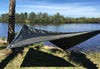 toile pour hamac au bord de l'eau