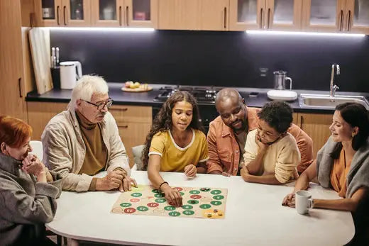 Cinq conseils pour organiser une soirée jeux en famille Hamac Univers