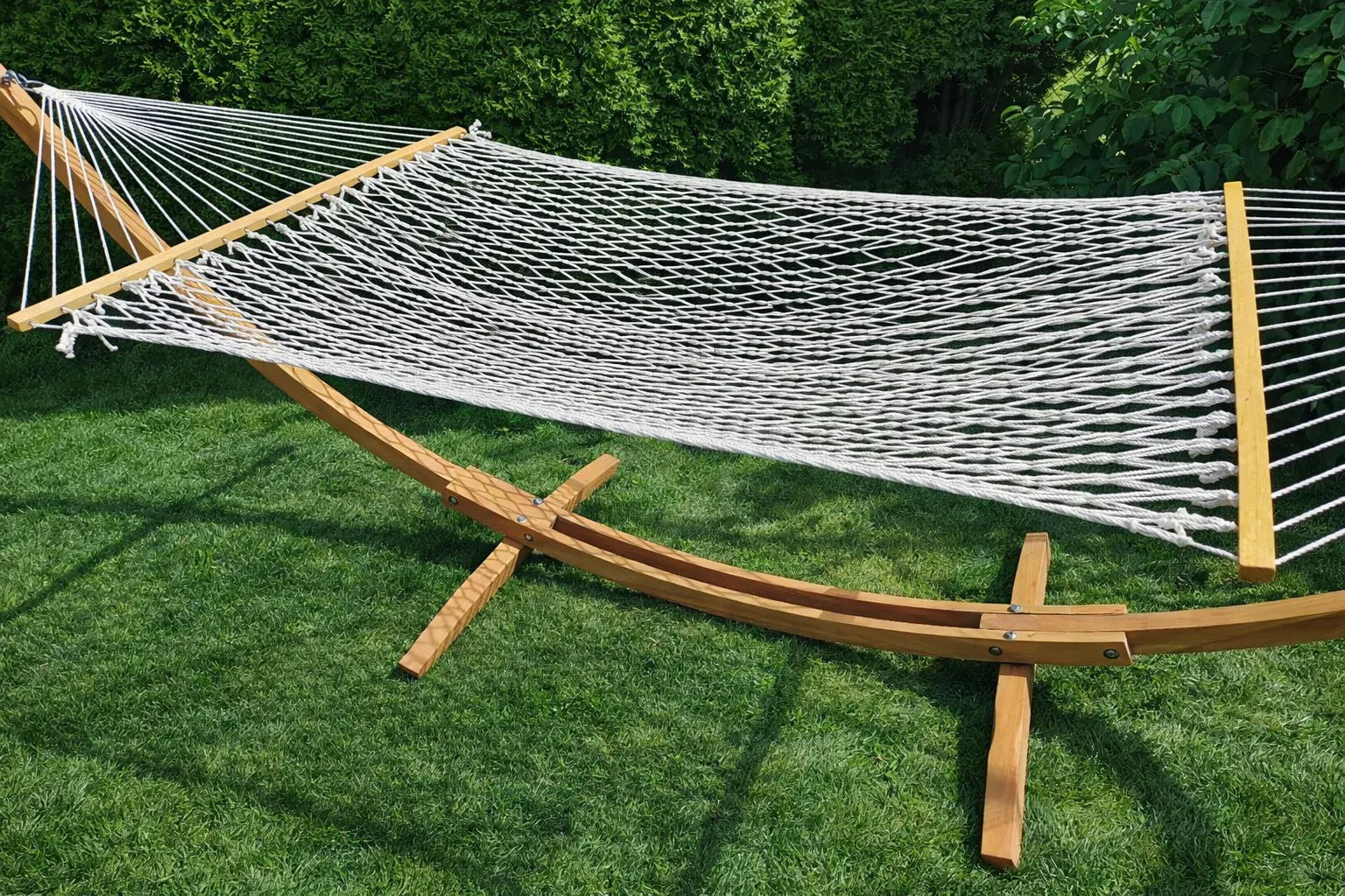 Hamac Univers Supports pour Hamacs eucalyptus Support pour hamac haut de gamme en bois d'eucalyptus – Structure d'extérieur durable 642135811924 E-HS